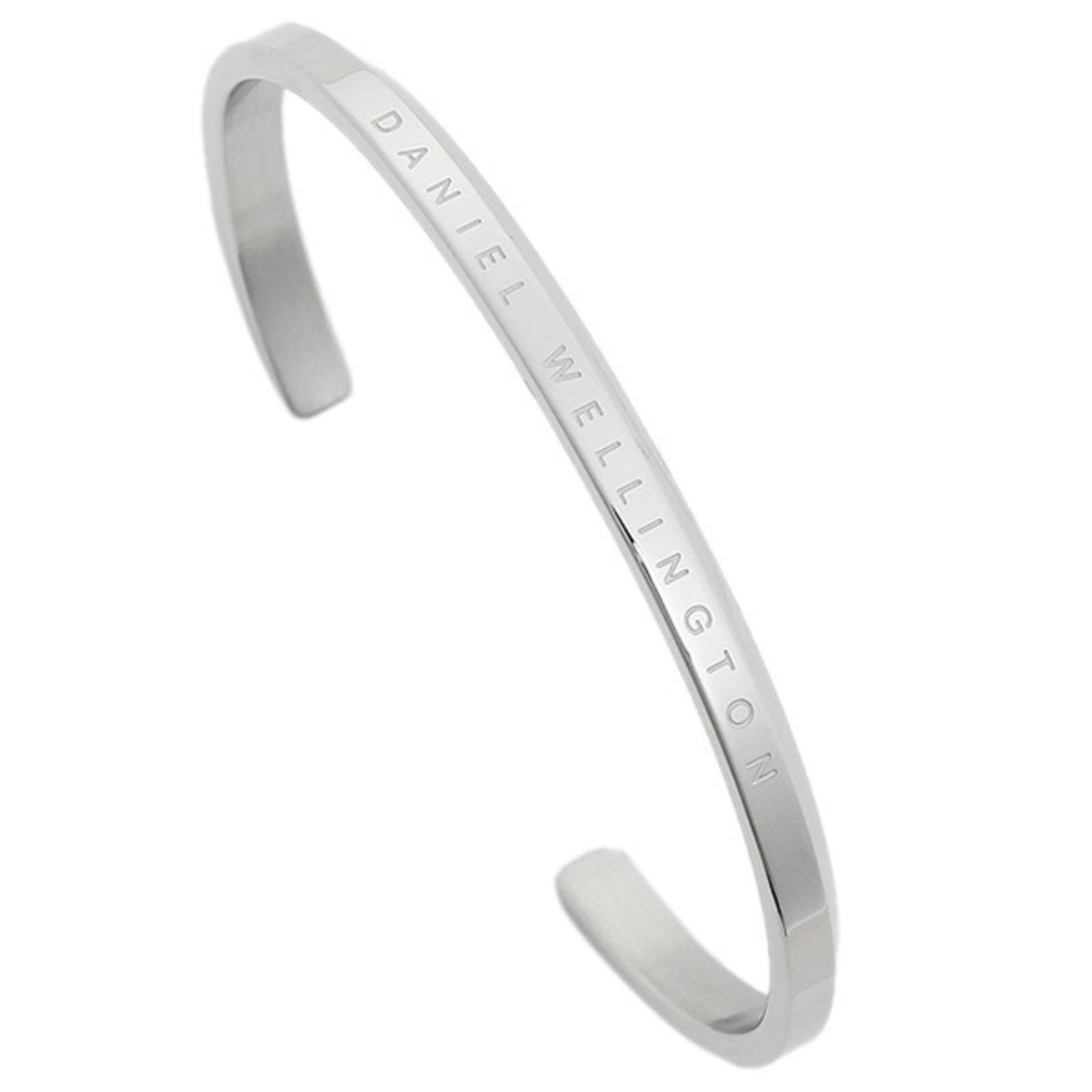 Daniel Wellington medium cuff in color: silver